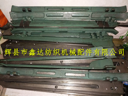 織布機(jī)梭箱蓋板3305、擋板3306、底板3307