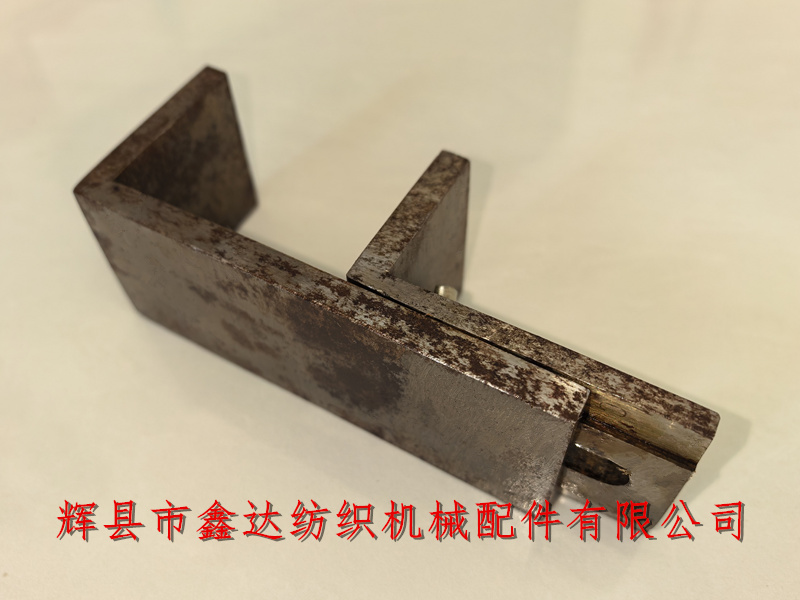 Weaving machine filter shuttle tool